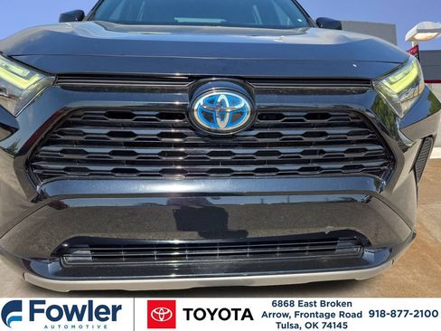Used 2024 Toyota RAV4 SE AWD/4WD image 32