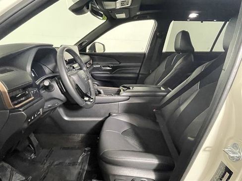 Certified 2024 Toyota Grand Highlander AWD Hybrid image 9