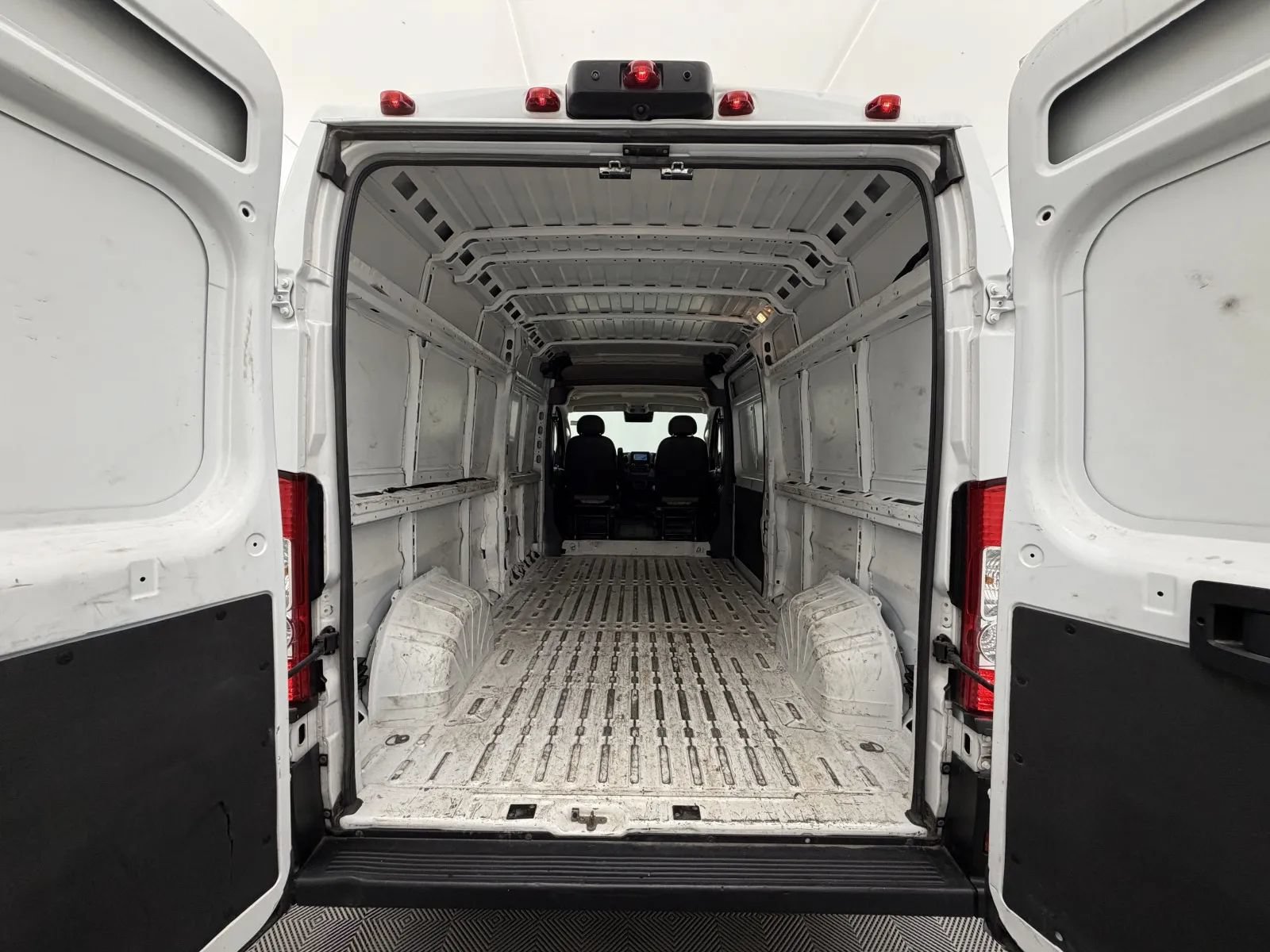 Used 2023 RAM ProMaster 2500 FWD image 7