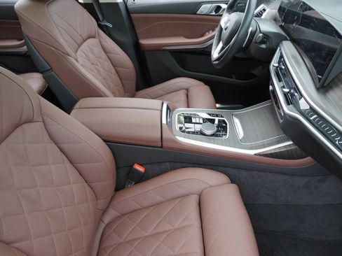 Certified 2026 BMW X7 xDrive40i AWD/4WD image 12