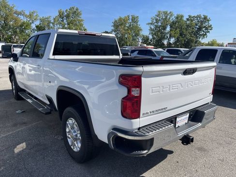Used 2024 Chevrolet Silverado 2500 LT AWD/4WD image 11