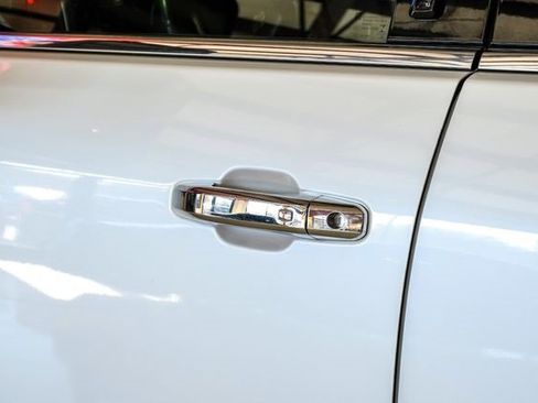 Used 2020 Chevrolet Silverado 3500 High Country image 42