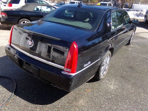 Used 2010 Cadillac DTS Premium w/ Driver Awareness Package FWD image 5