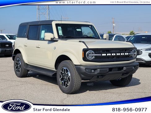 New 2025 Ford Bronco Outer Banks AWD/4WD image 1