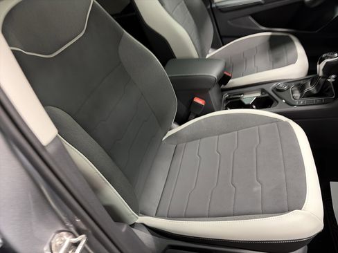 New 2026 Volkswagen Taos SE image 35