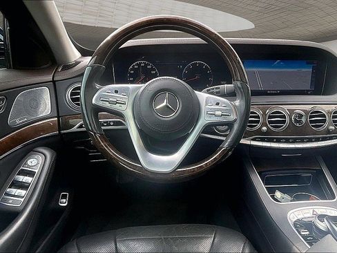 Used 2018 Mercedes-Benz S 560 4MATIC Sedan image 4