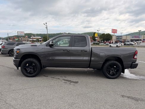 Used 2022 RAM 1500 Big Horn AWD/4WD image 3