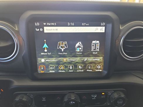 Used 2022 Jeep Wrangler Unlimited Sahara AWD/4WD image 14
