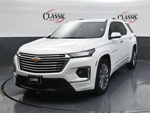 Used 2022 Chevrolet Traverse Premier image 3
