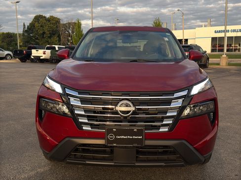 Certified 2025 Nissan Rogue SV AWD/4WD image 3
