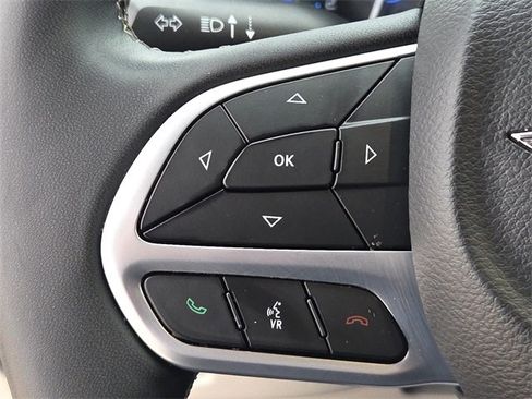 Used 2022 Chrysler Pacifica Touring-L image 28