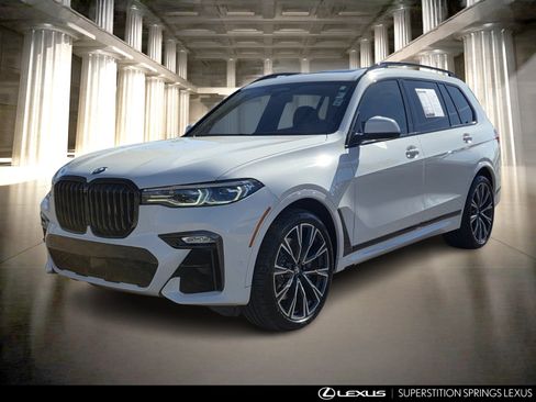 Used 2021 BMW X7 M50i image 8