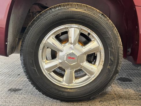 Used 2004 GMC Envoy XUV SLE w/ 1SB Preferred Equipment Group AWD/4WD image 32