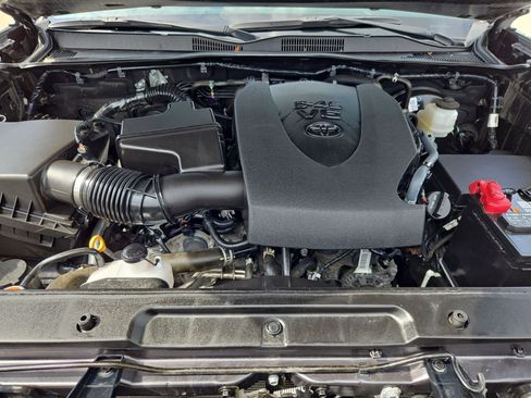 Used 2023 Toyota Tacoma SR5 AWD/4WD image 34