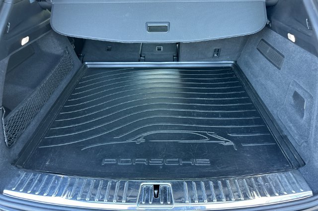 Used 2022 Porsche Cayenne AWD/4WD image 14
