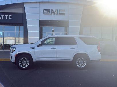 Used 2022 GMC Yukon SLT w/ SLT Premium Package