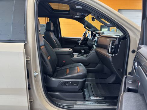 Used 2022 GMC Sierra 1500 AT4 w/ AT4 Premium Package AWD/4WD image 21