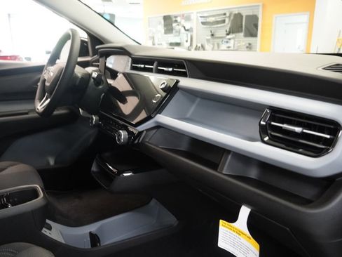New 2027 Chevrolet Bolt LT w/ Comfort Package FWD image 28