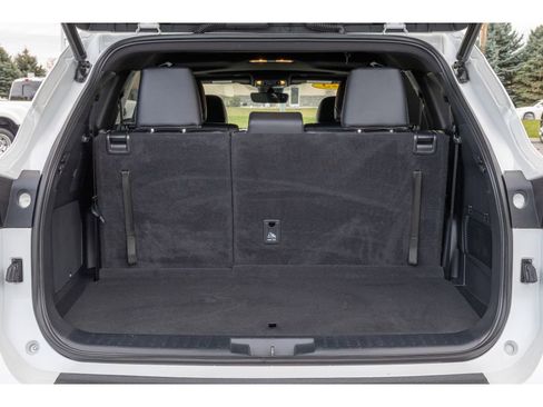 Used 2023 Toyota Highlander XSE image 16