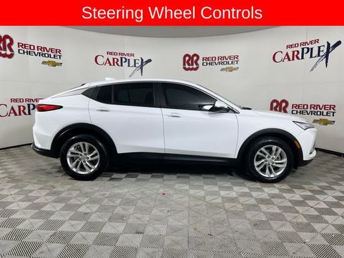 Used 2024 Buick Envista Preferred w/ Convenience I Package image 9