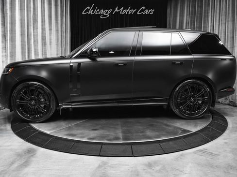 Used 2025 Land Rover Range Rover SE AWD/4WD image 1