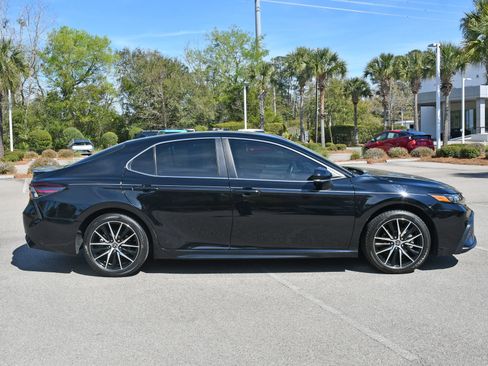 Certified 2023 Toyota Camry SE image 2