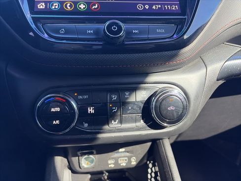 Used 2022 Chevrolet TrailBlazer RS w/ Technology Package image 16