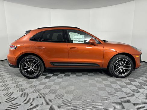 Used 2025 Porsche Macan image 8