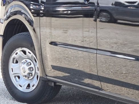 Used 2014 Nissan NV 2500 SV w/ Technology Package image 13