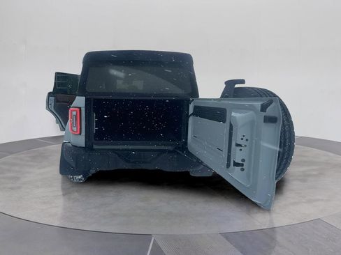 Used 2022 Ford Bronco Outer Banks image 11