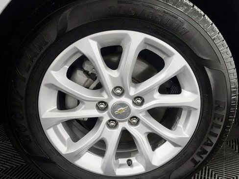 Used 2021 Chevrolet Equinox LT w/ LPO, Floor Liner Package image 3