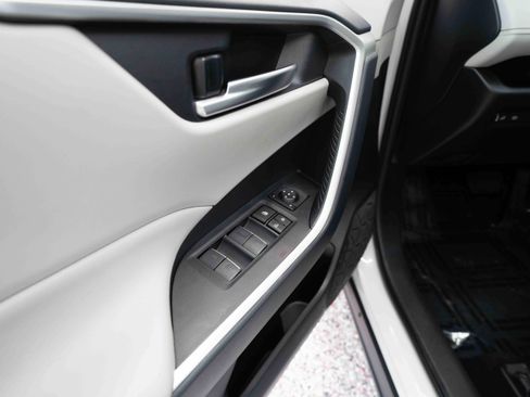 Certified 2024 Toyota RAV4 XLE FWD image 8