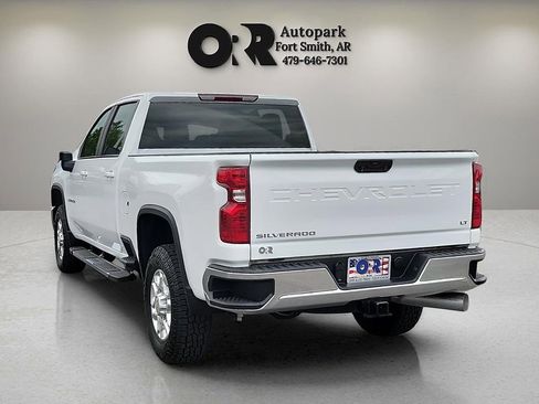 Used 2024 Chevrolet Silverado 2500 LT AWD/4WD image 4