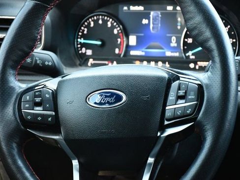 Used 2023 Ford Explorer ST-Line AWD/4WD image 19