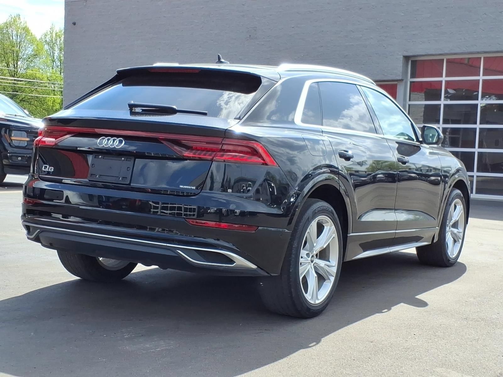 Used 2022 Audi Q8 Premium Plus AWD/4WD image 5