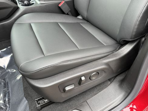 New 2026 GMC Canyon Elevation w/ Convenience Package image 13