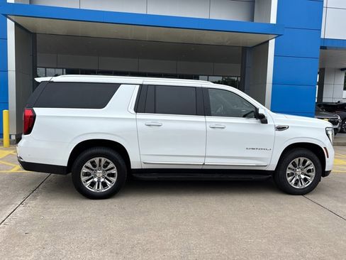 Used 2025 GMC Yukon XL Denali AWD/4WD image 2