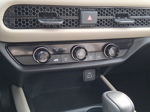 Used 2024 Honda HR-V LX image 15