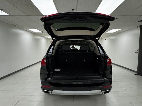 Used 2022 BMW X7 xDrive40i w/ Executive Package image 39