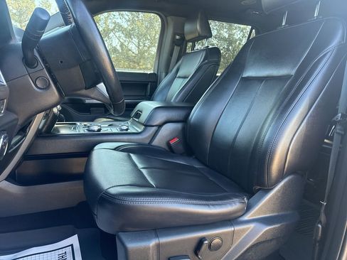 Used 2021 Ford Expedition XLT image 13