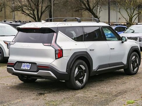 New 2026 Kia EV9 Wind image 8