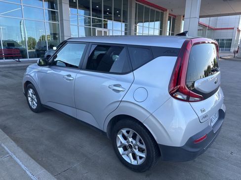 Used 2020 Kia Soul S image 4