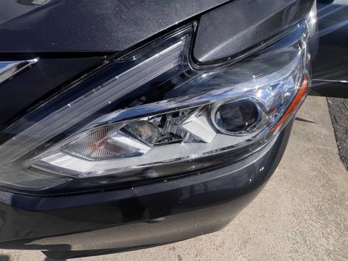 Used 2017 Nissan Altima 2.5 SR w/ LED Appearance Package image 18