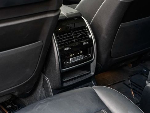 Used 2022 BMW X7 xDrive40i w/ Executive Package image 19
