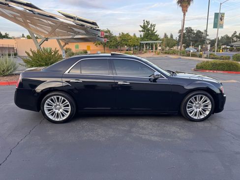 Used 2011 Chrysler 300 C w/ Sound Group RWD image 7
