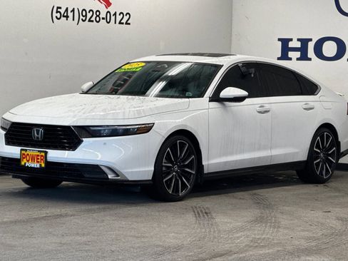 Used 2023 Honda Accord Touring image 7