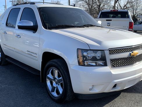 Used 2012 Chevrolet Avalanche LTZ image 7