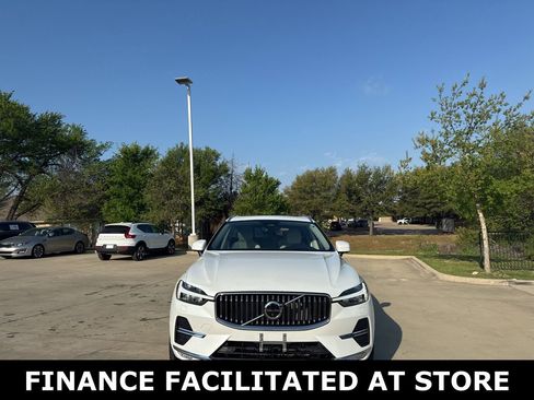 Certified 2023 Volvo XC60 B5 Ultimate w/ Climate Package image 2