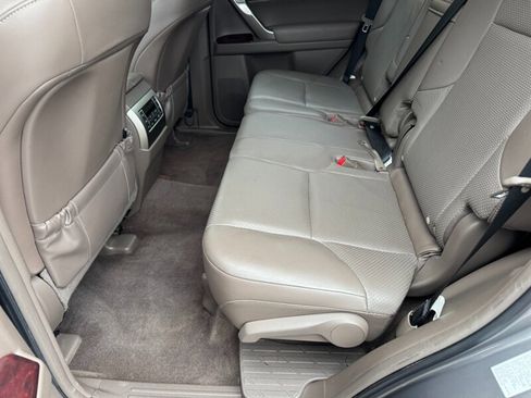 Used 2010 Lexus GX 460 image 33