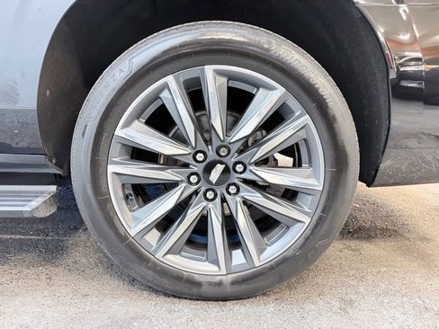 Used 2022 Cadillac Escalade ESV Sport Platinum w/ Heavy-Duty Trailer Package image 8